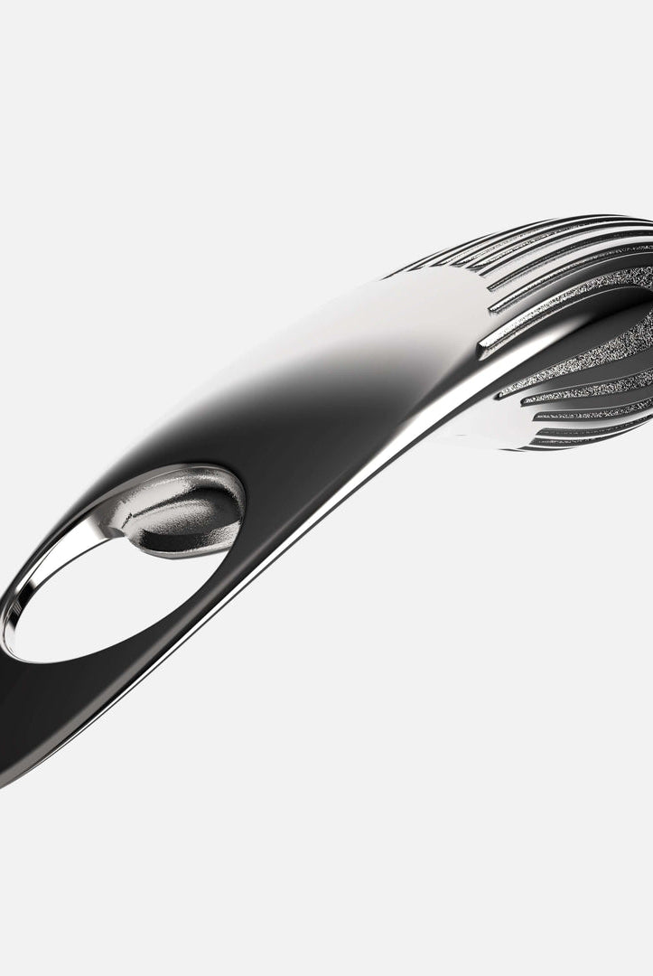 Queransicht des Flaschenöffners OPENR aus Edelstahl, hergestellt von O-LYFE.