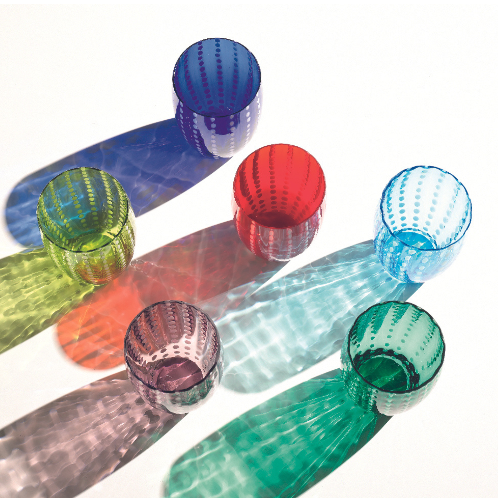 Trinkgläser mit Perlen in den Farben royalblau, apfelgrün, rot, amethyst, britisches racing grün und aqua