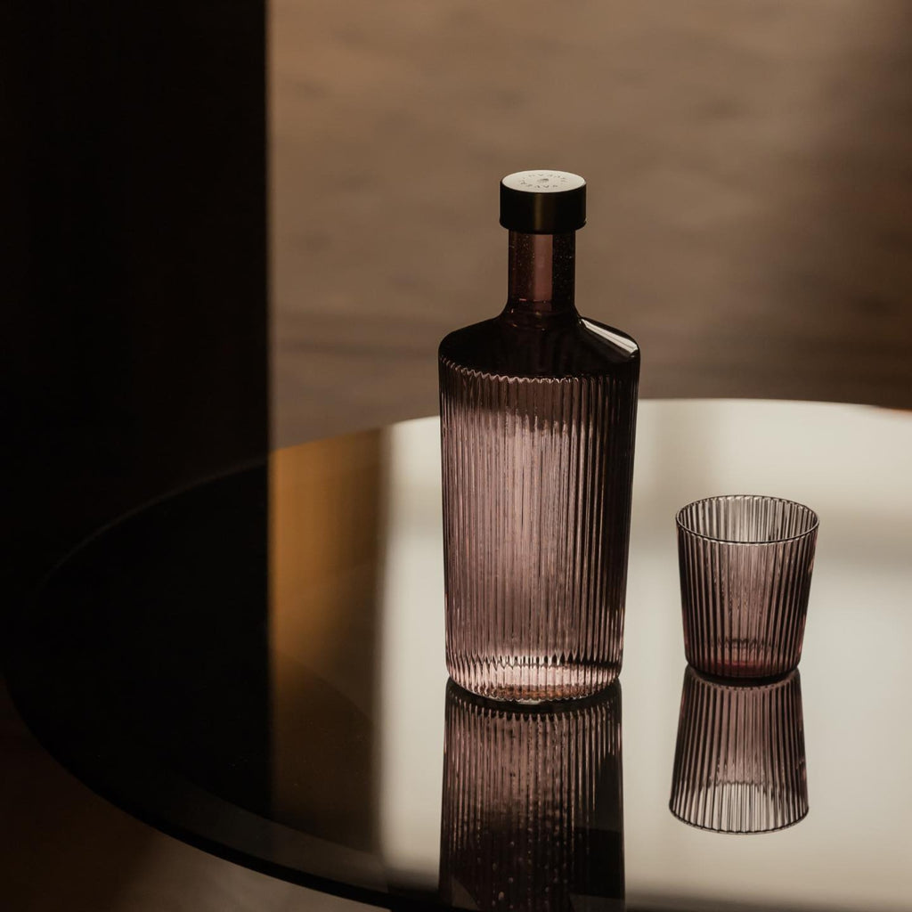 Wasserflasche und Trinkglas Paveau in Farbe Amethyst von Paveau
