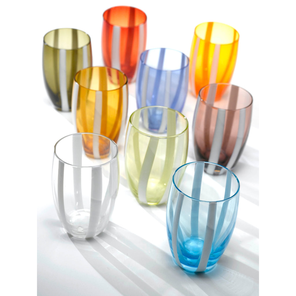 Trinkgläser in Farbe rot, apfelgrün, orange, amber, transparent, blau, aqua und amethyst mit weißen Streifen im Glas